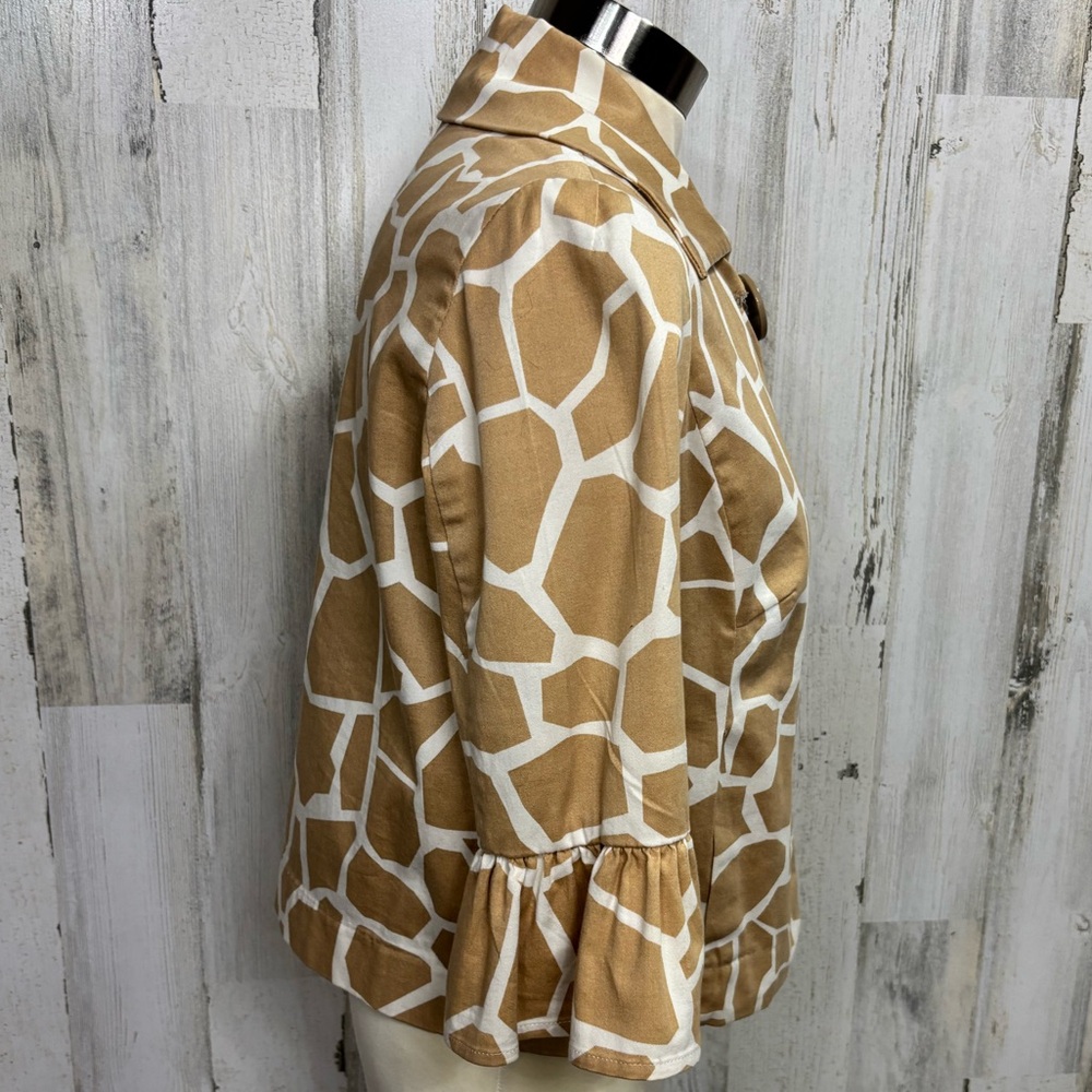 Light Giraffe Patterned Button-Front‎ Swing Jacket - Picture 5 of 7